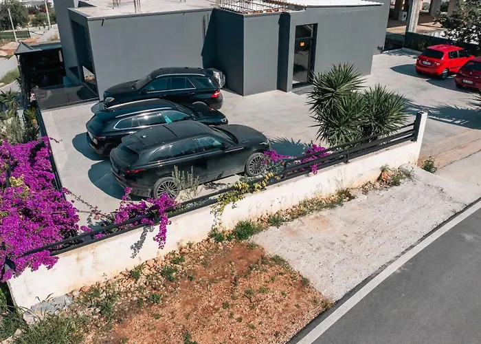 The Lord's Garden Hotel Ksamil